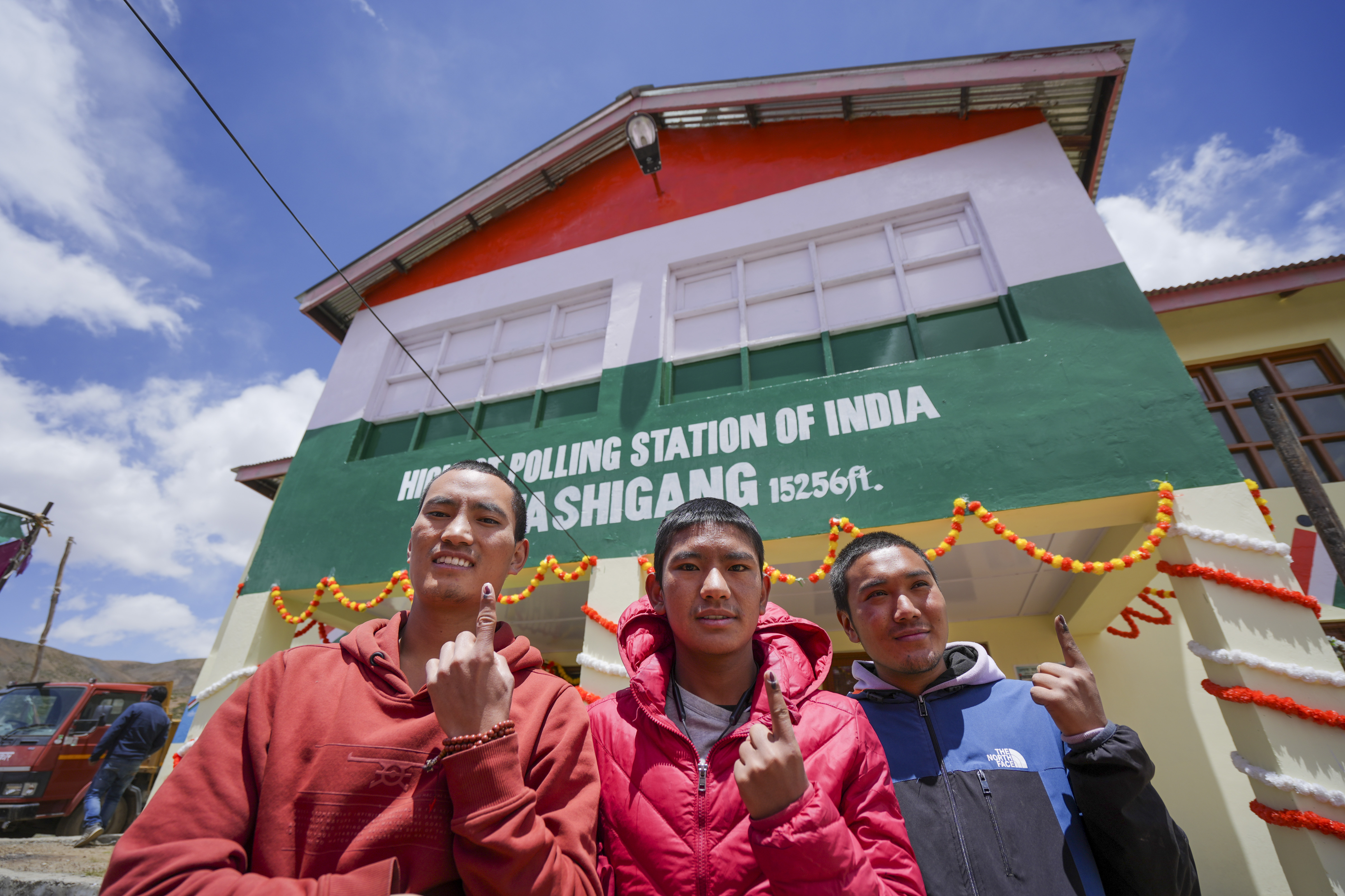 https://salarnews.in/public/uploads/images/newsimages/maannewsimage01062024_174022_lahaual spiti himachal highest polling booth.jpg